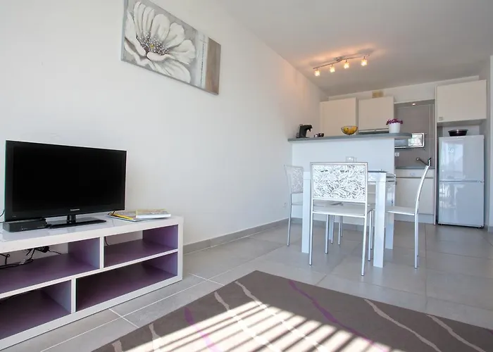 Marine Du Soleil Daire